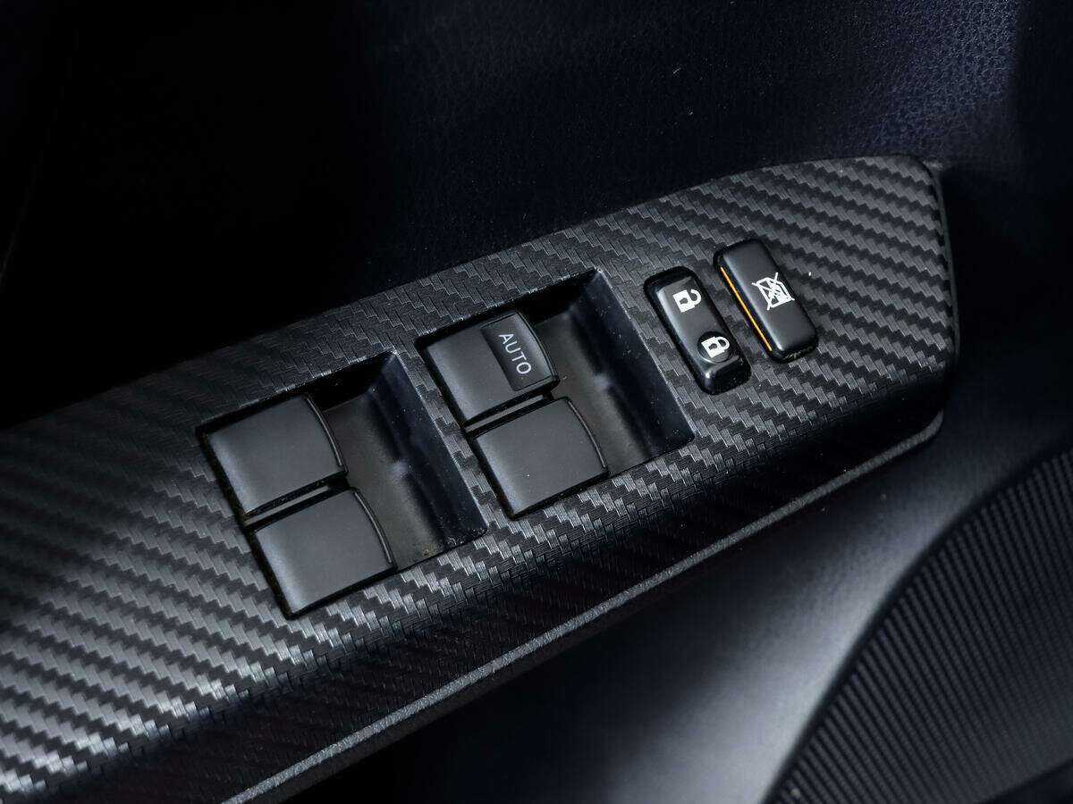 Купить Toyota RAV4 с пробегом. Фото: #9