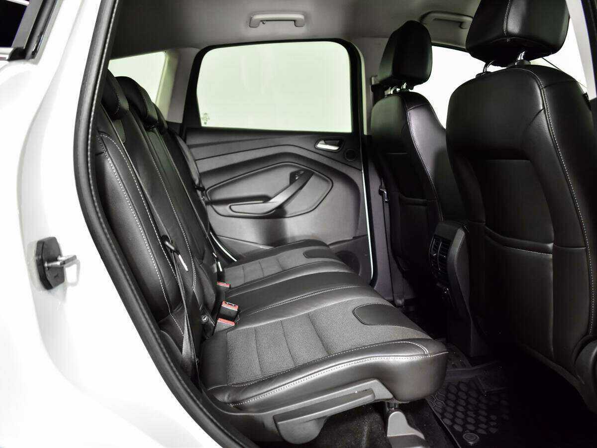 Купить Ford Kuga с пробегом. Фото: #9