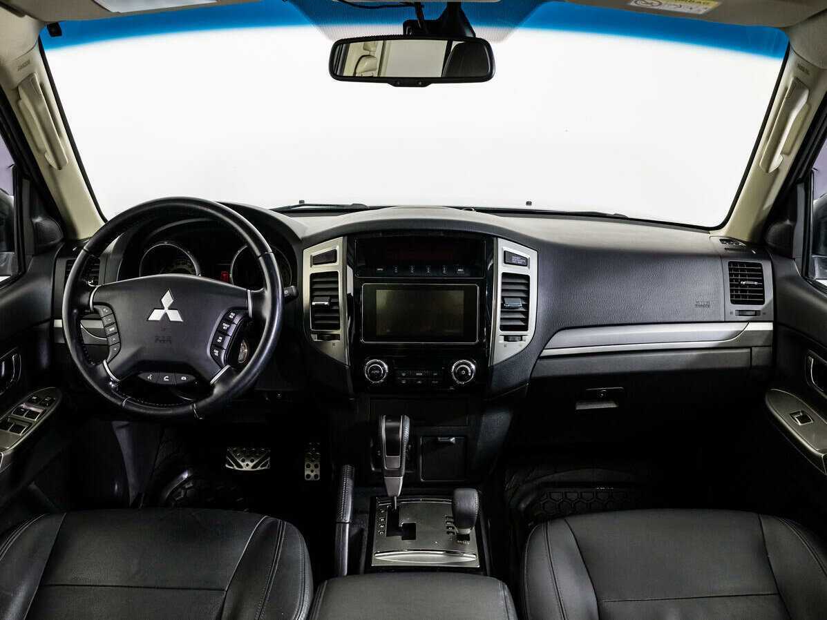 Купить Mitsubishi Pajero с пробегом. Фото: #12