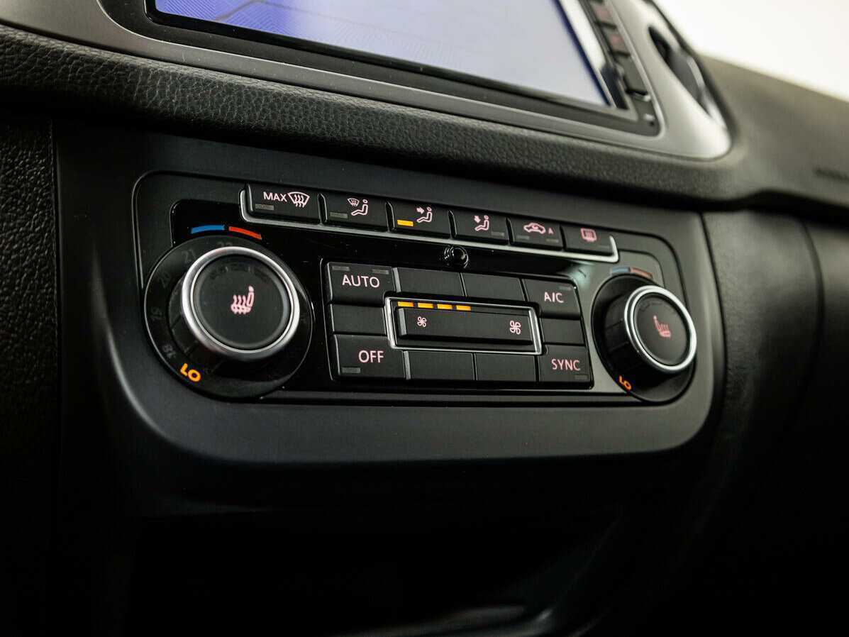 Купить Volkswagen Tiguan с пробегом. Фото: #14