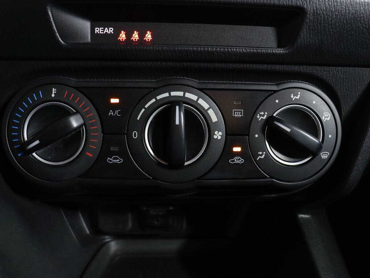 Купить Mazda 3 с пробегом. Фото: #11