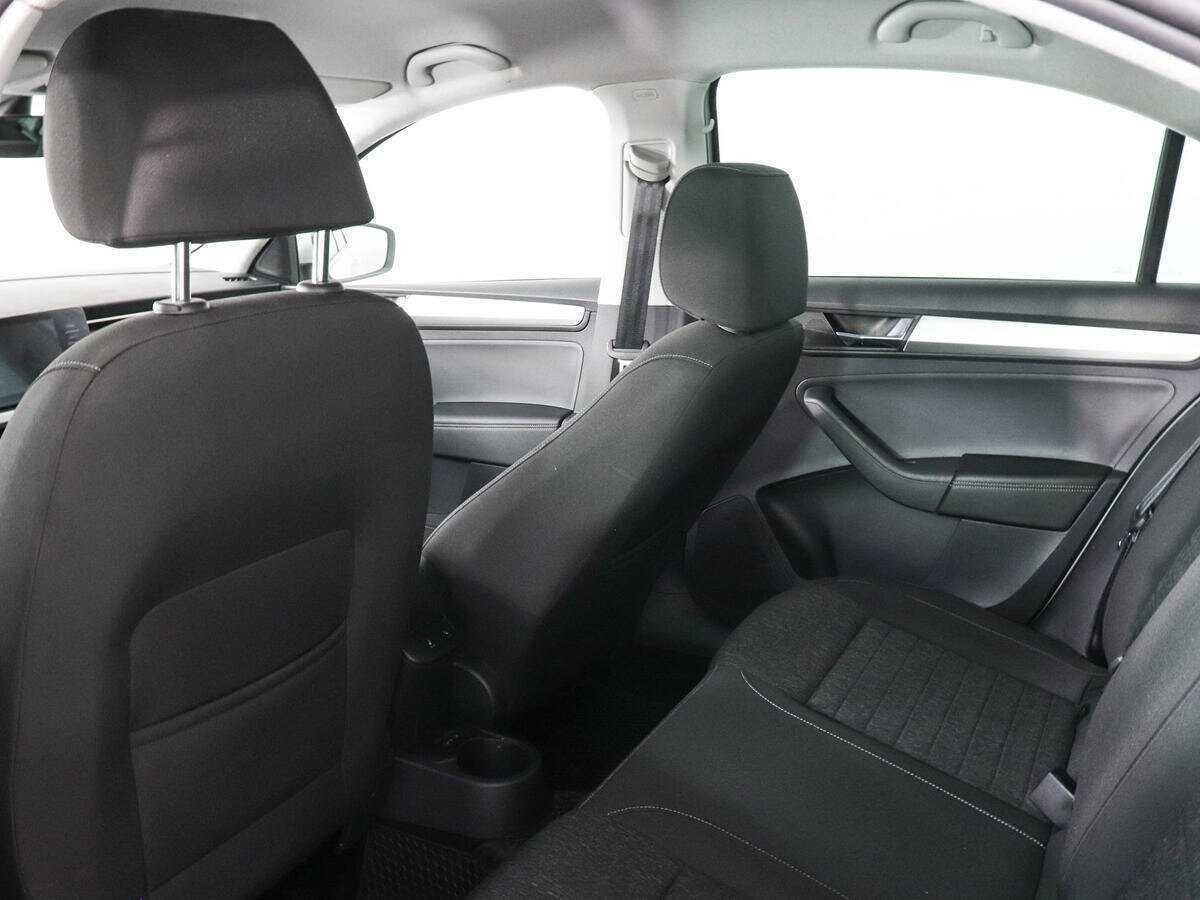 Купить Skoda Rapid с пробегом. Фото: #11