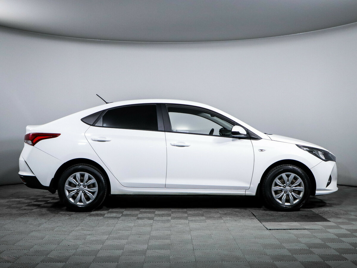 Купить Hyundai Solaris с пробегом. Фото: #3
