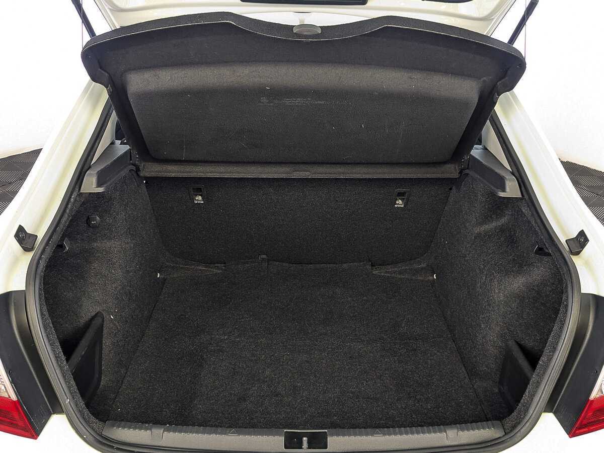 Купить Skoda Rapid с пробегом. Фото: #9