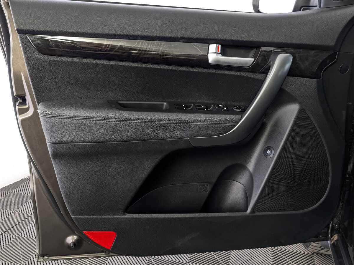 Купить Kia Sorento с пробегом. Фото: #18