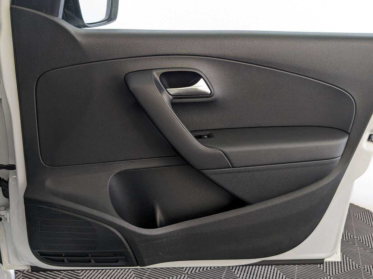 Купить Volkswagen Polo с пробегом. Фото: #22