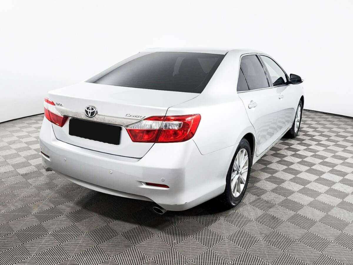 Купить Toyota Camry с пробегом. Фото: #3