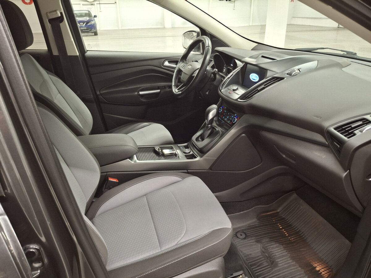 Купить Ford Kuga с пробегом. Фото: #10