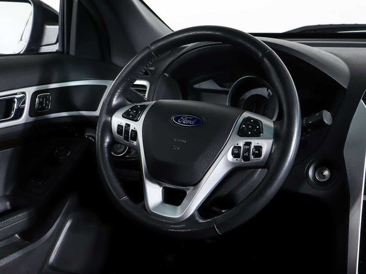 Купить Ford Explorer с пробегом. Фото: #14