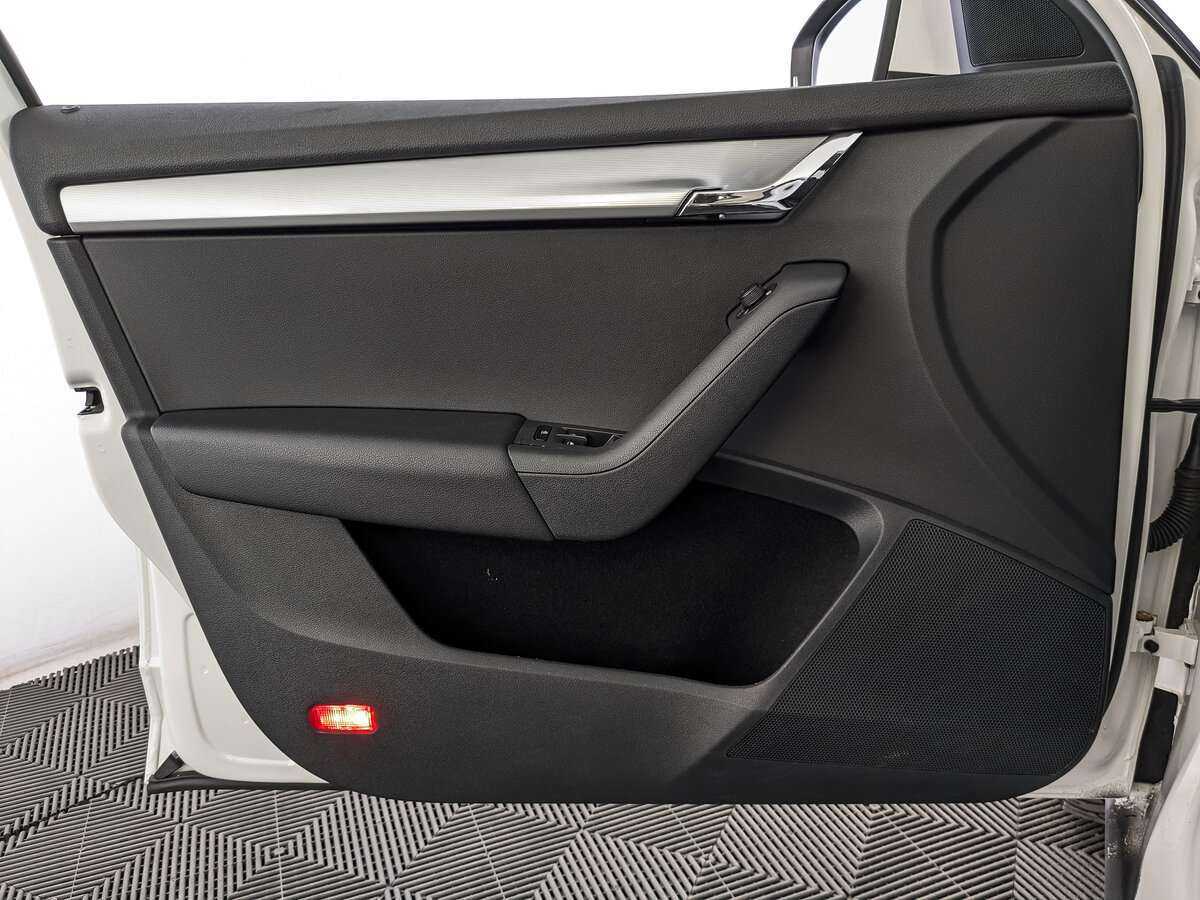 Купить Skoda Octavia с пробегом. Фото: #17