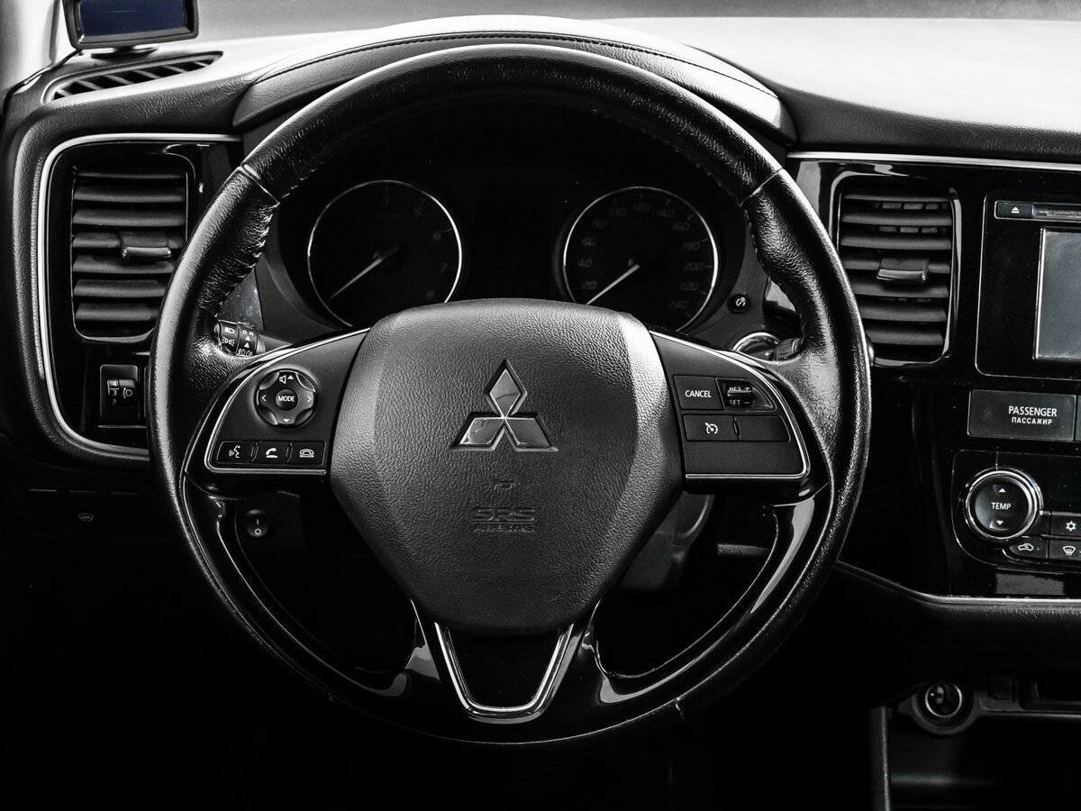 Купить Mitsubishi Outlander с пробегом. Фото: #11