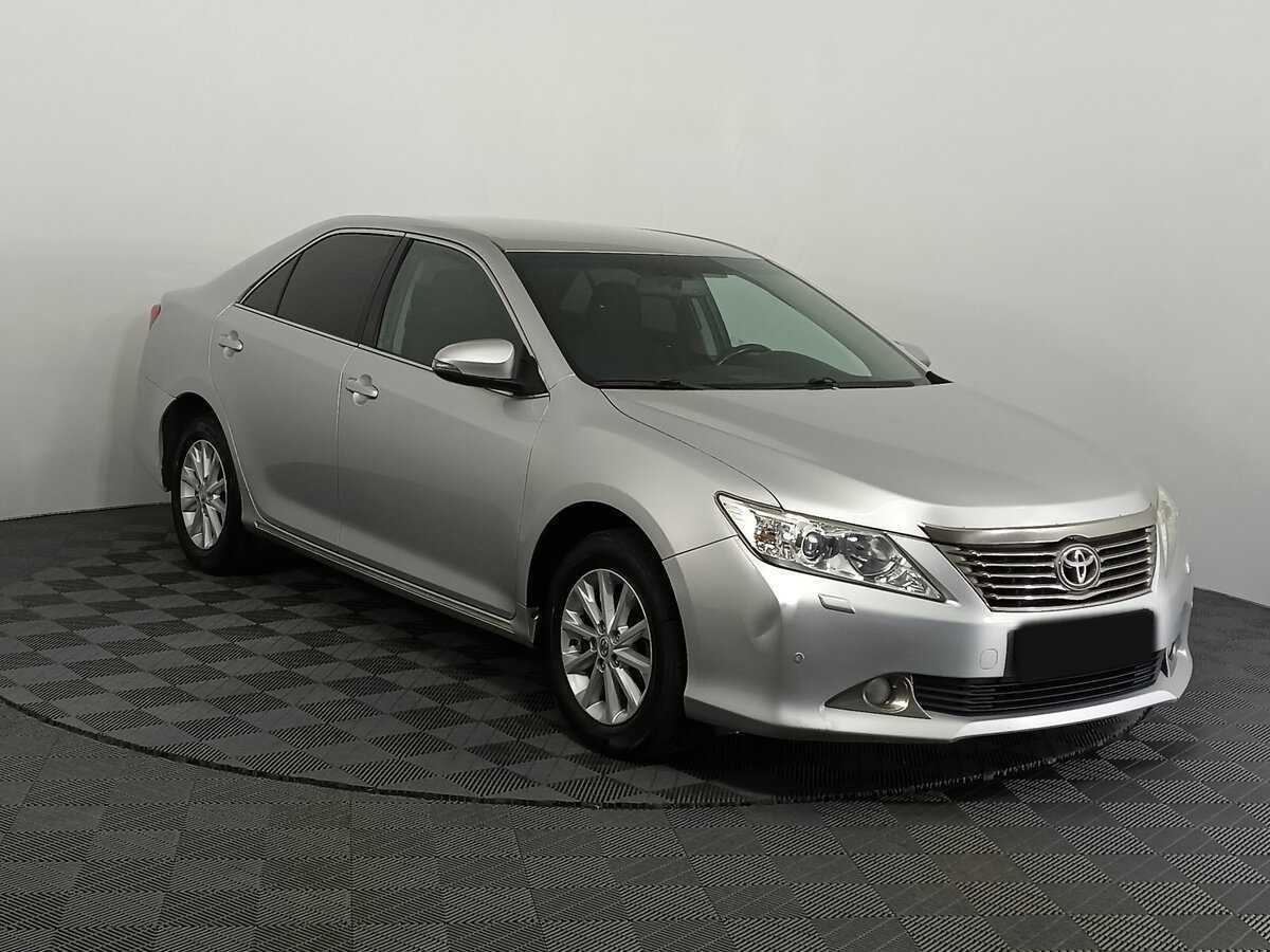 Купить Toyota Camry с пробегом. Фото: #2