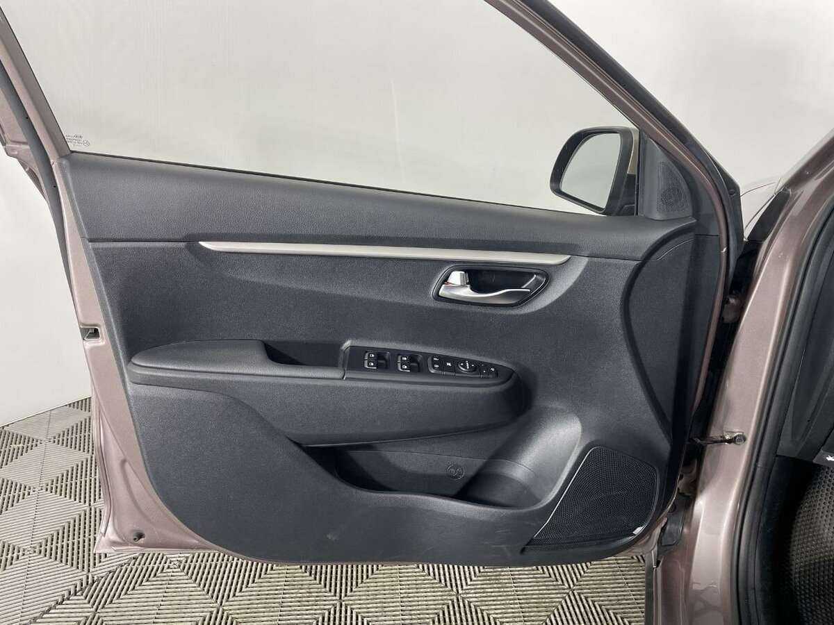 Купить Kia Rio с пробегом. Фото: #7