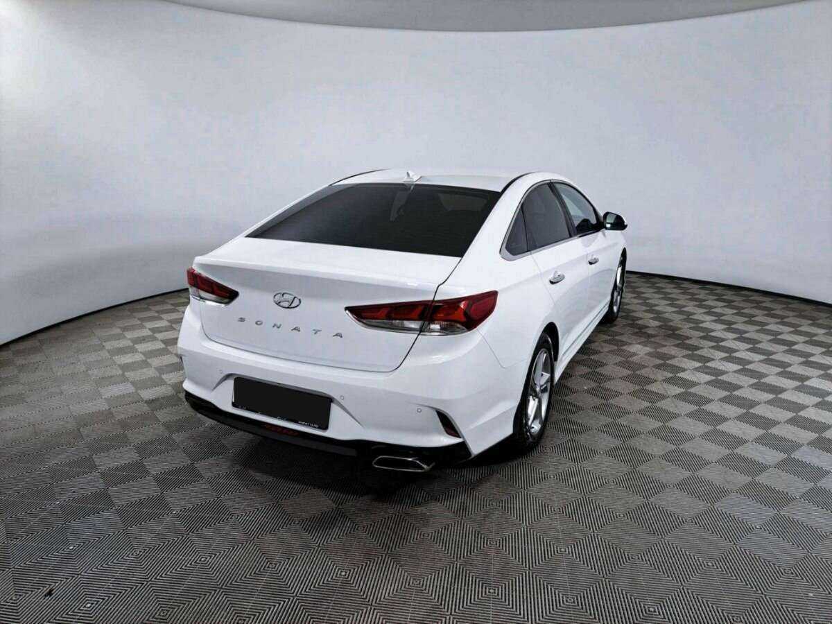 Купить Hyundai Sonata с пробегом. Фото: #4