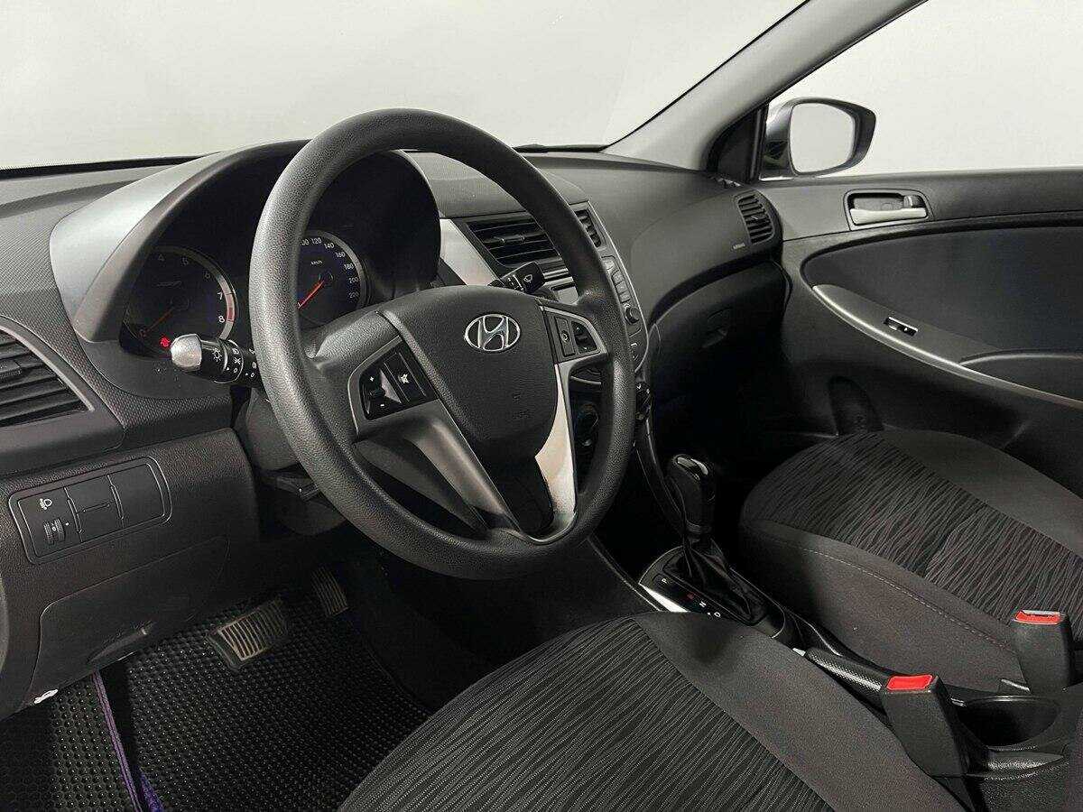 Купить Hyundai Solaris с пробегом. Фото: #12