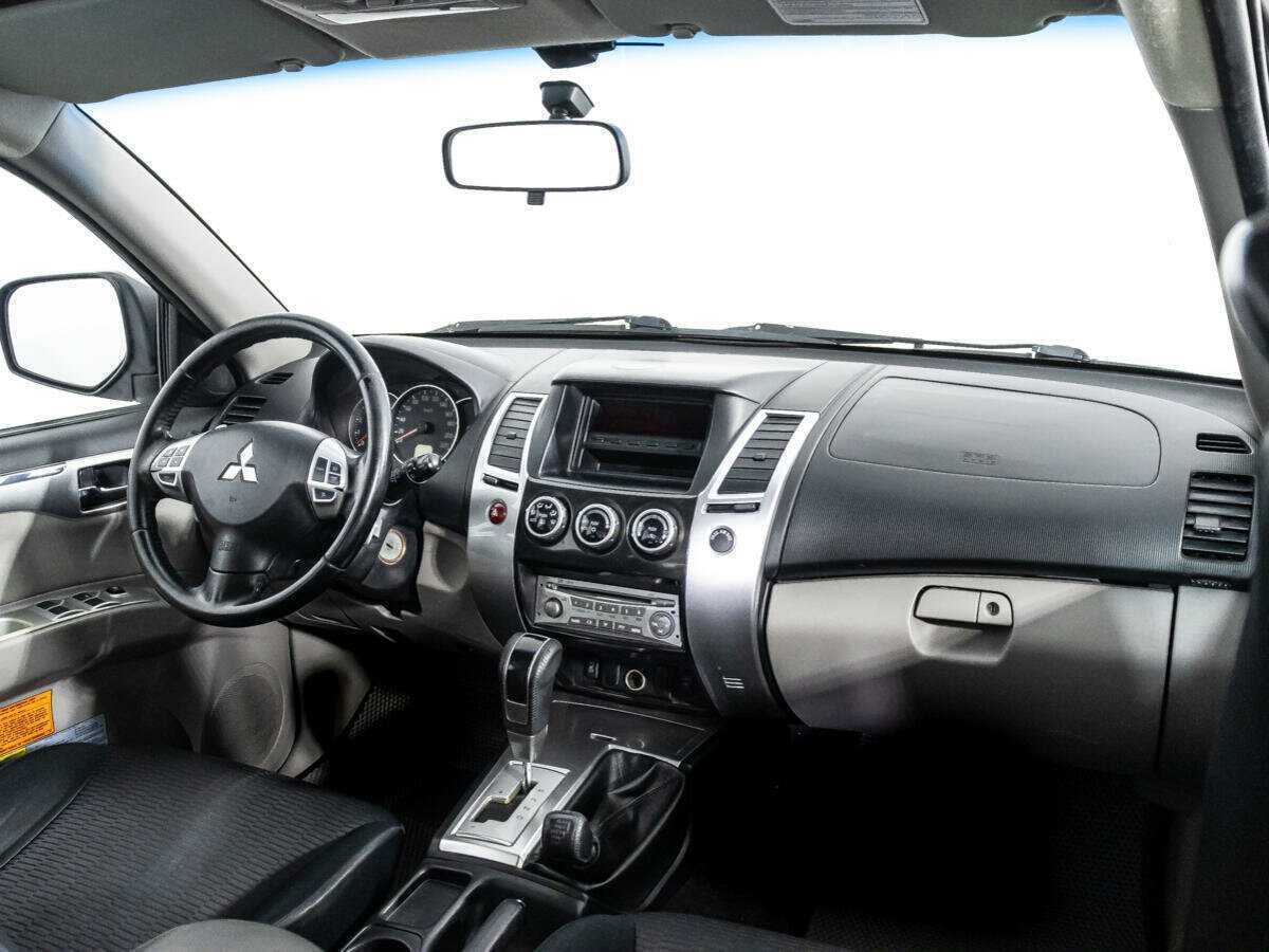 Купить Mitsubishi Pajero Sport с пробегом. Фото: #8