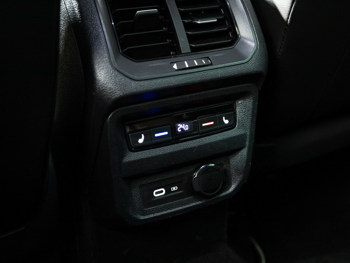 Купить Volkswagen Tiguan с пробегом. Фото: #19
