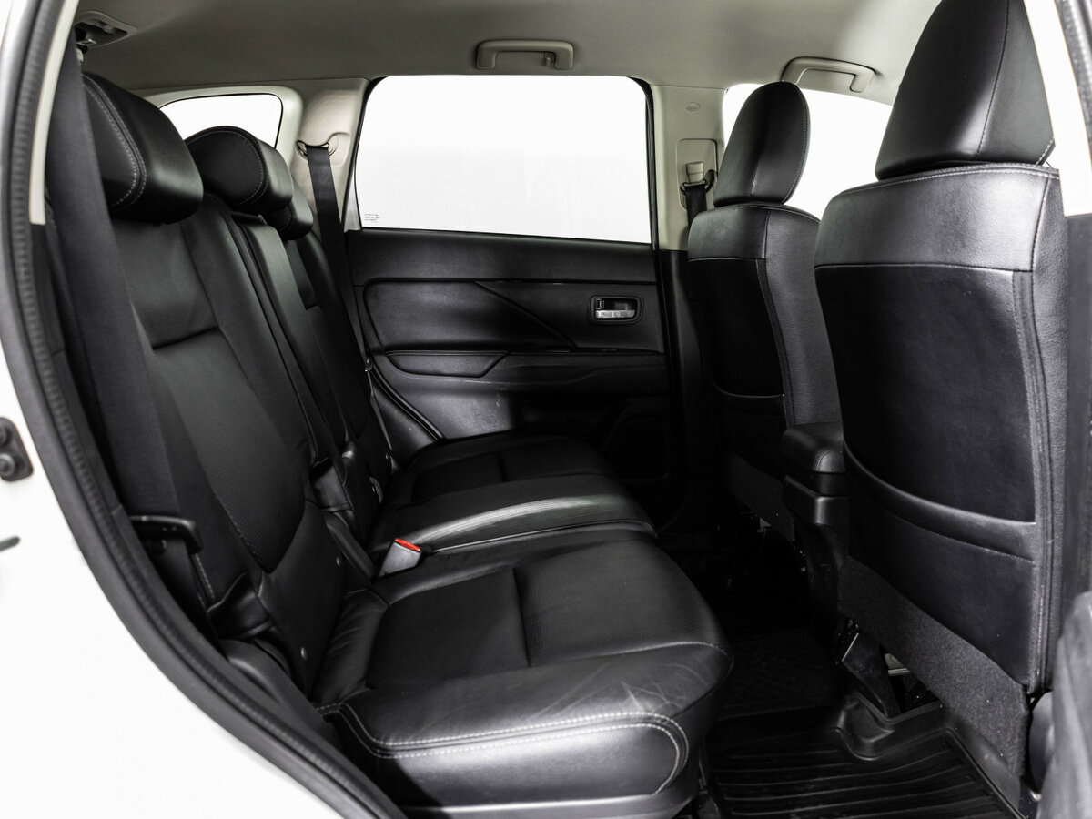 Купить Mitsubishi Outlander с пробегом. Фото: #15