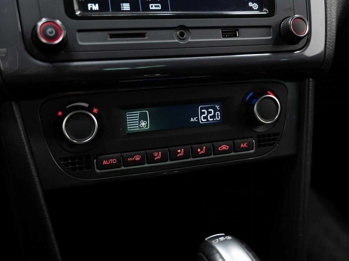Купить Volkswagen Polo с пробегом. Фото: #21