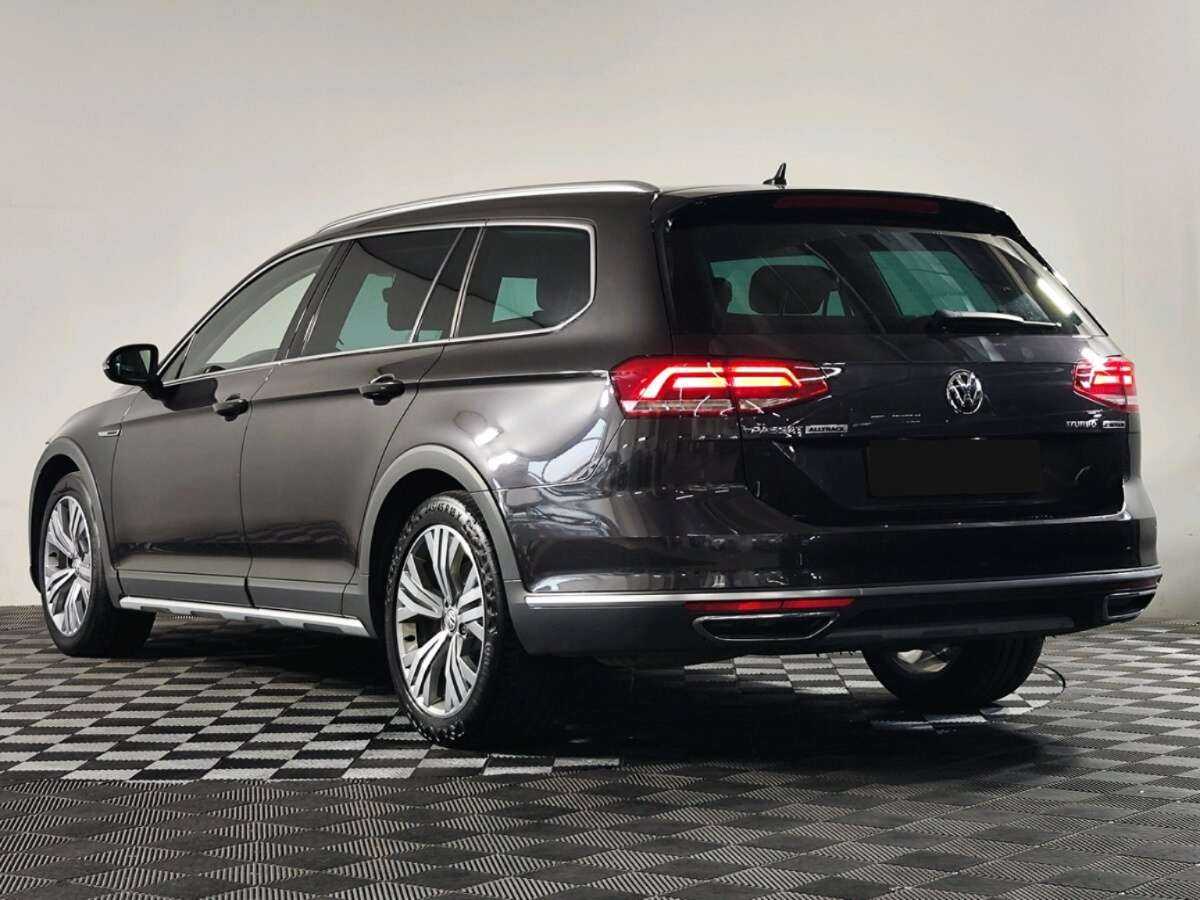 Купить Volkswagen Passat с пробегом. Фото: #3