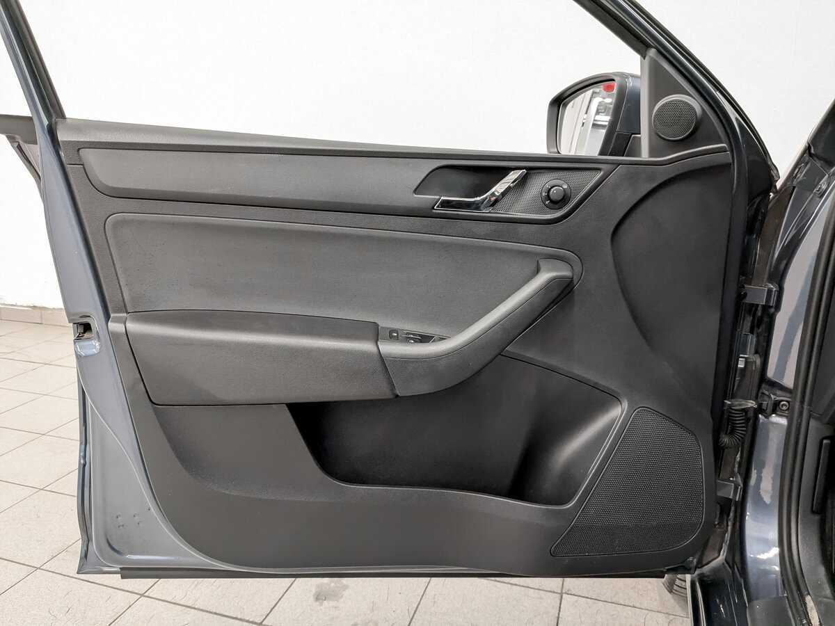 Купить Skoda Rapid с пробегом. Фото: #16