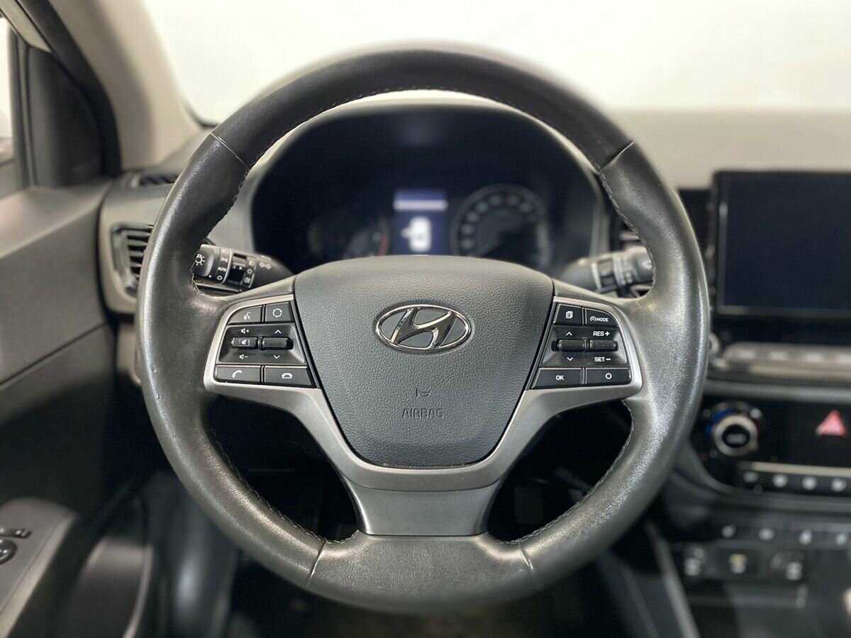 Купить Hyundai Solaris с пробегом. Фото: #11