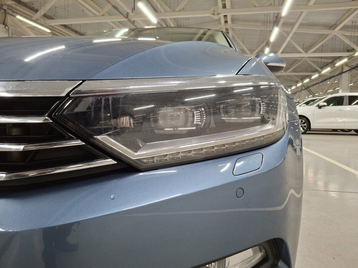 Купить Volkswagen Passat с пробегом. Фото: #15