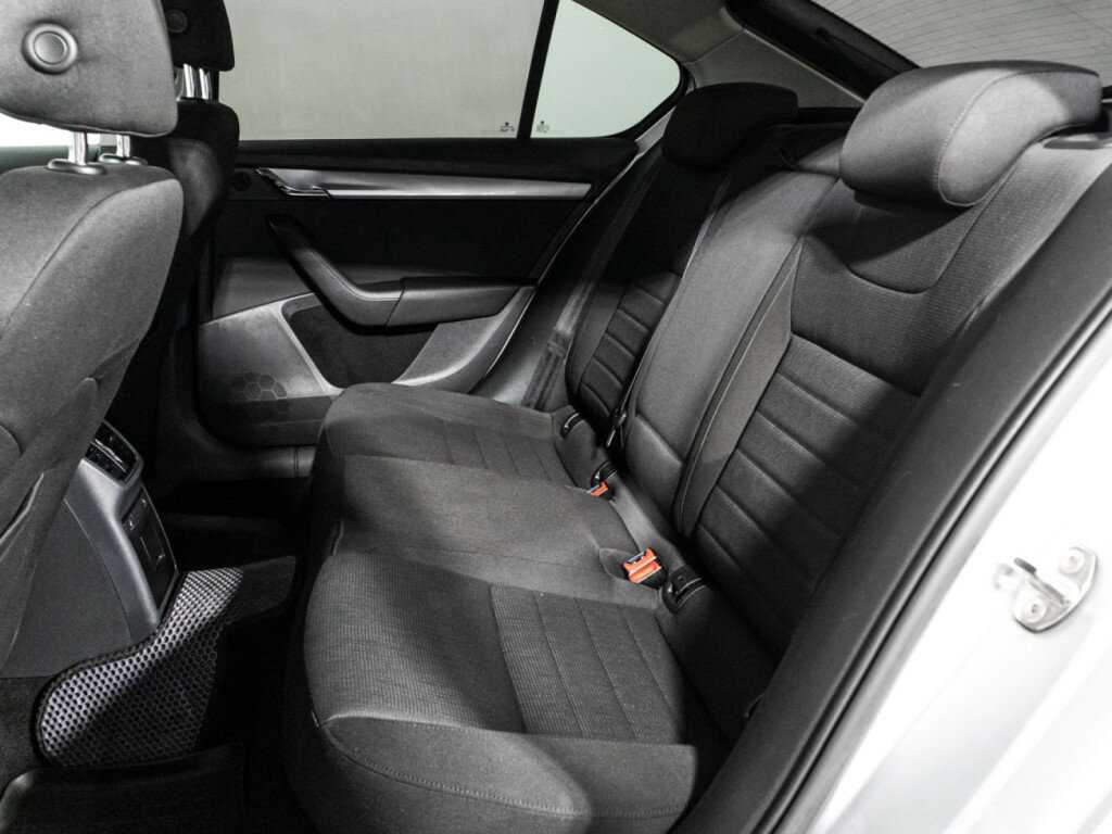Купить Skoda Octavia с пробегом. Фото: #9