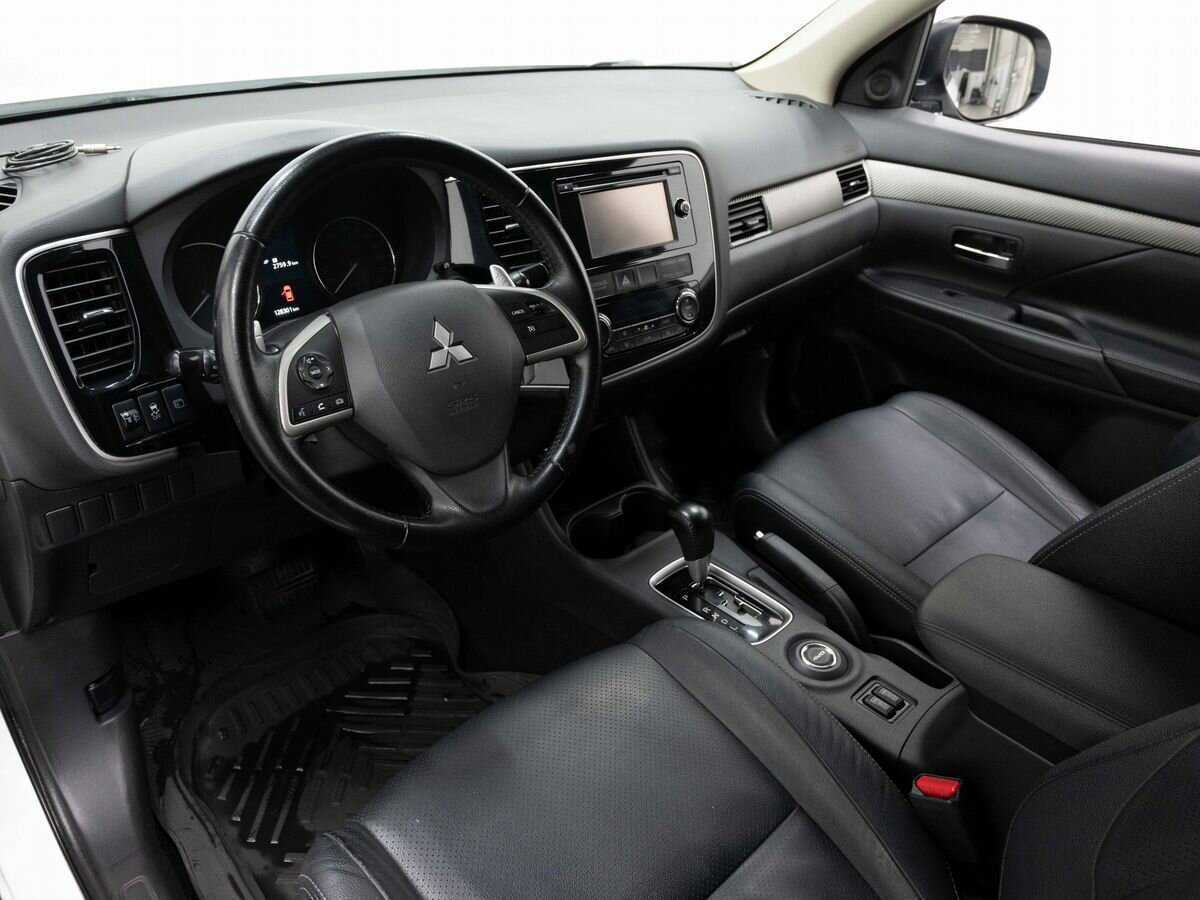 Купить Mitsubishi Outlander с пробегом. Фото: #7