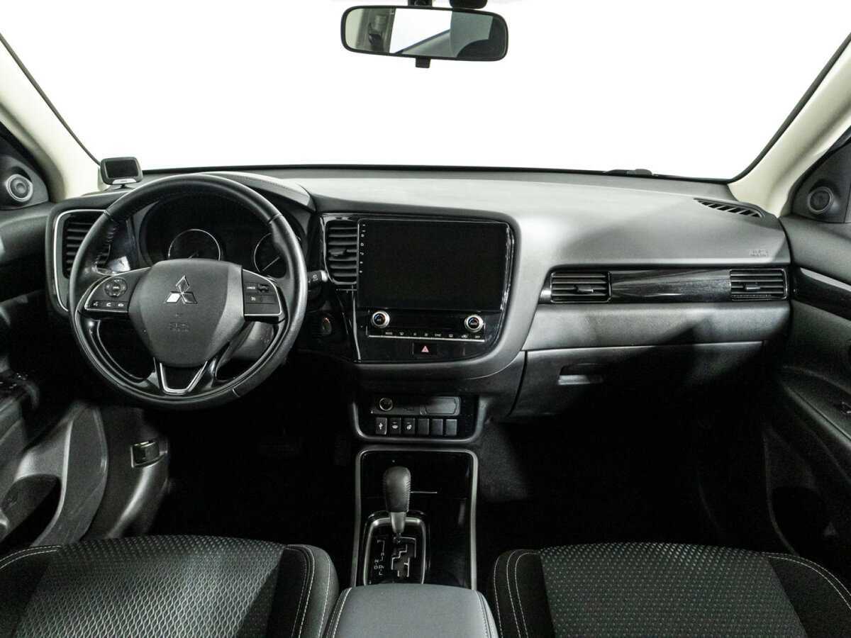 Купить Mitsubishi Outlander с пробегом. Фото: #11