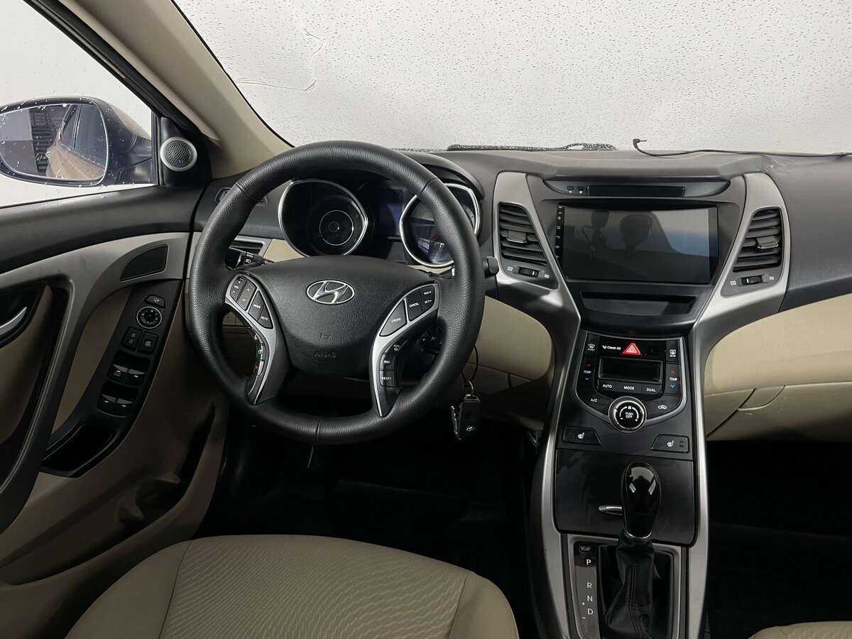 Купить Hyundai Elantra с пробегом. Фото: #6