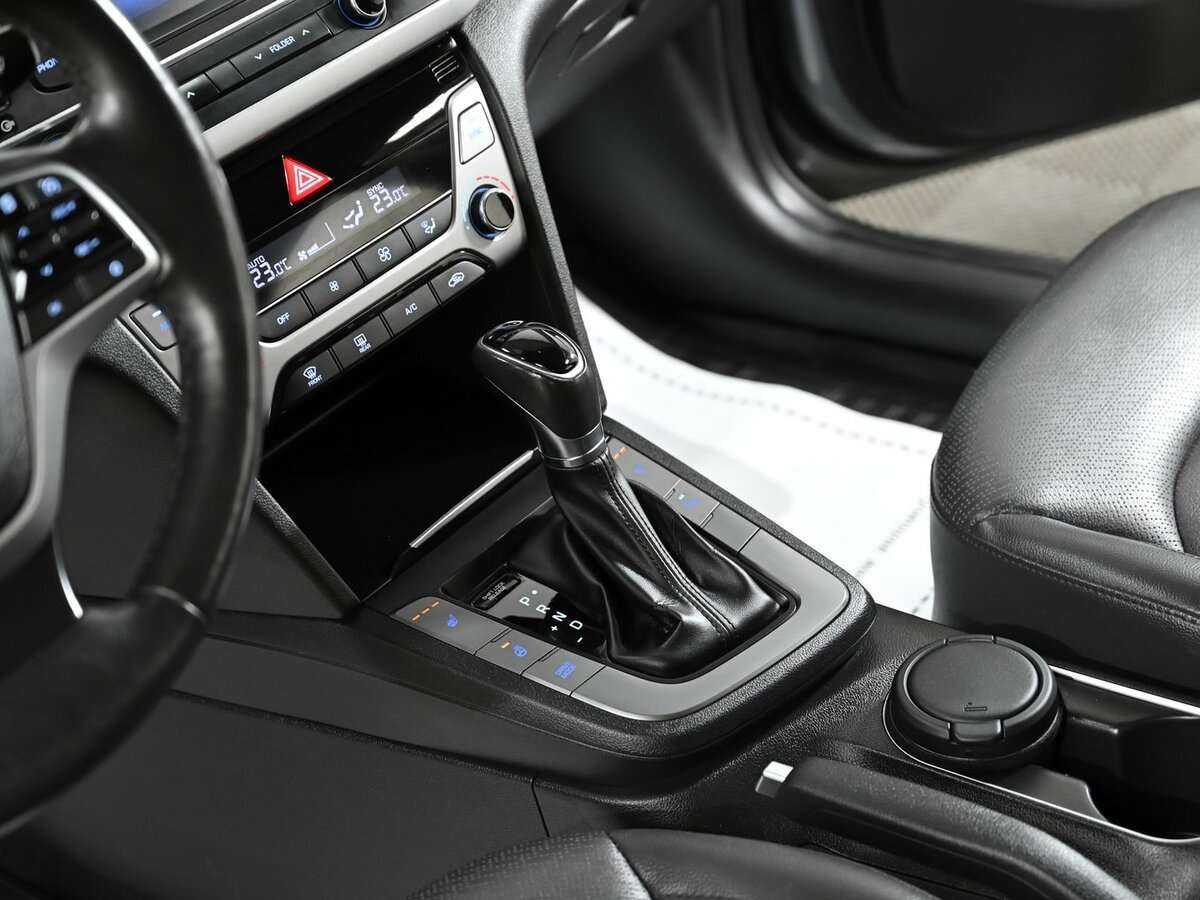 Купить Hyundai Elantra с пробегом. Фото: #9