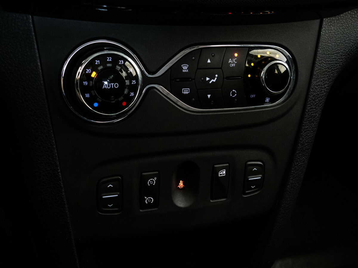 Купить Renault Sandero с пробегом. Фото: #10