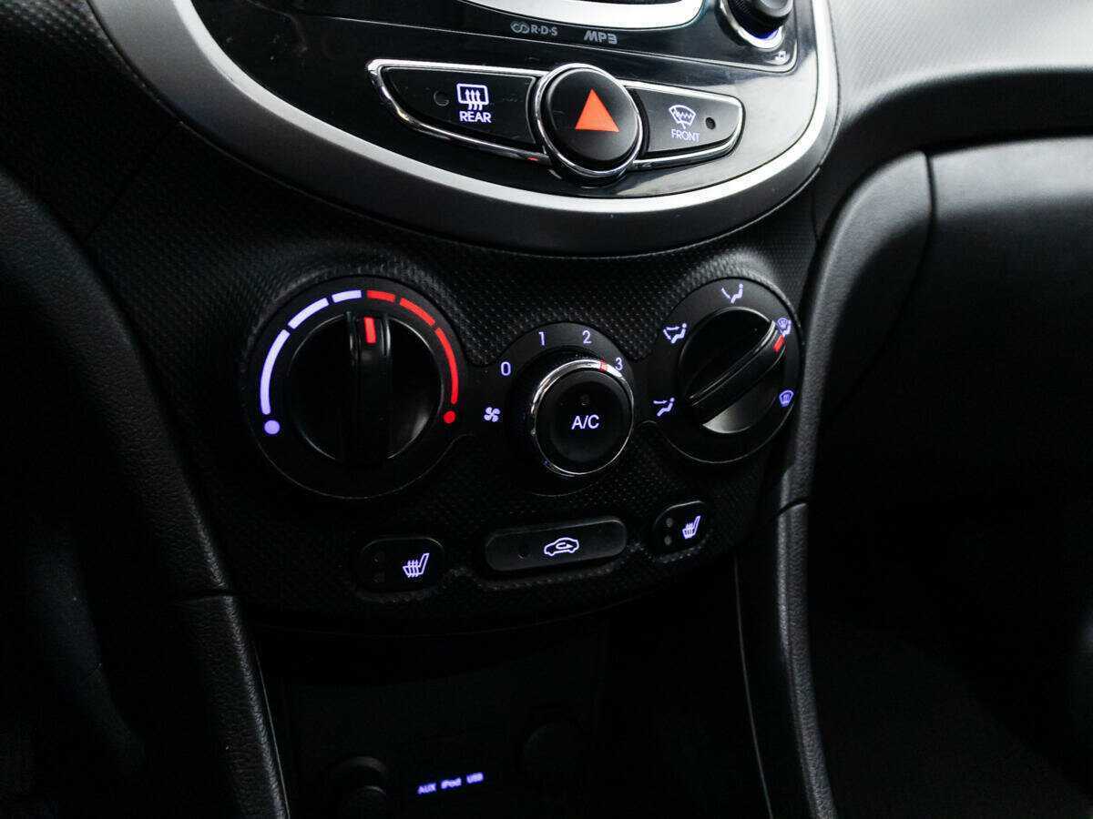 Купить Hyundai Solaris с пробегом. Фото: #15