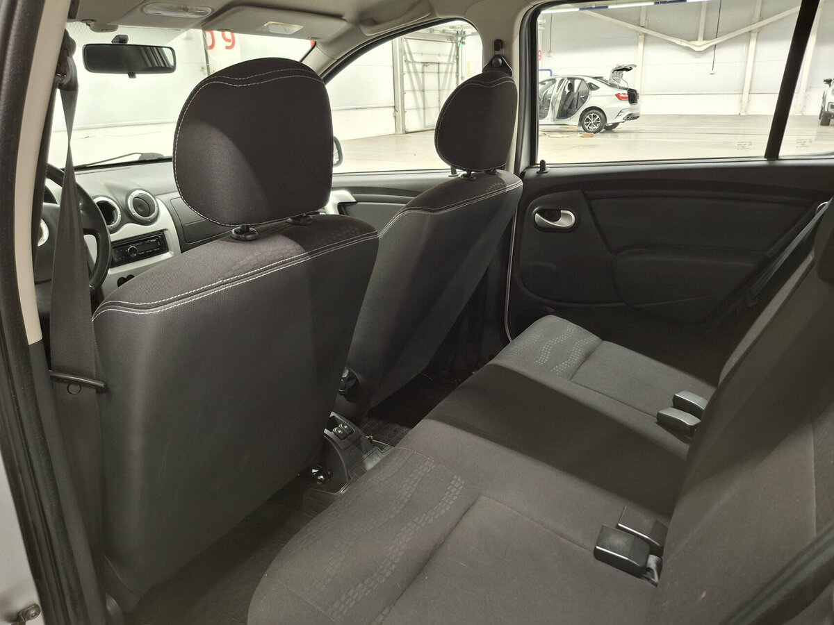 Купить Renault Sandero с пробегом. Фото: #11