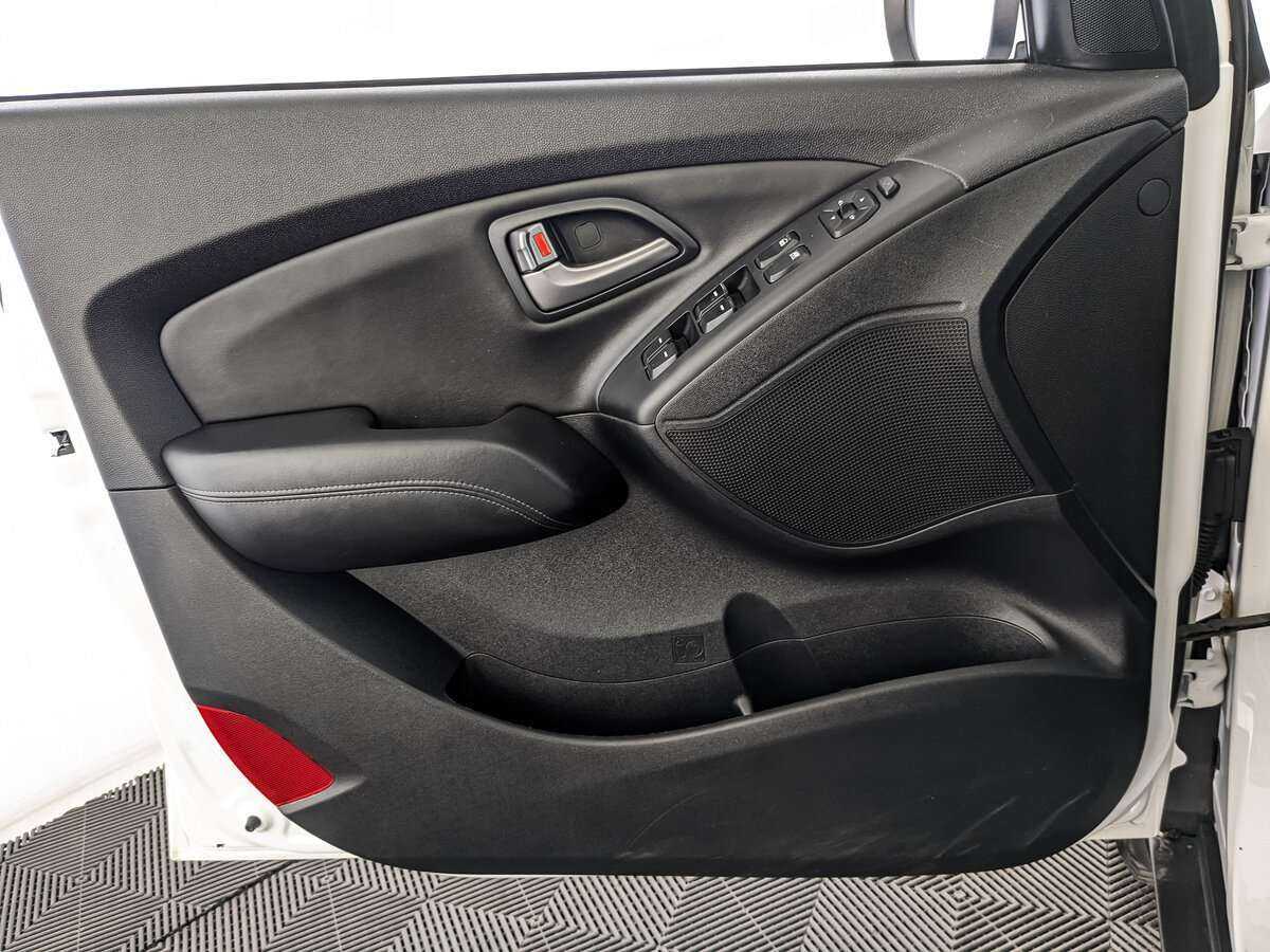 Купить Hyundai ix35 с пробегом. Фото: #18