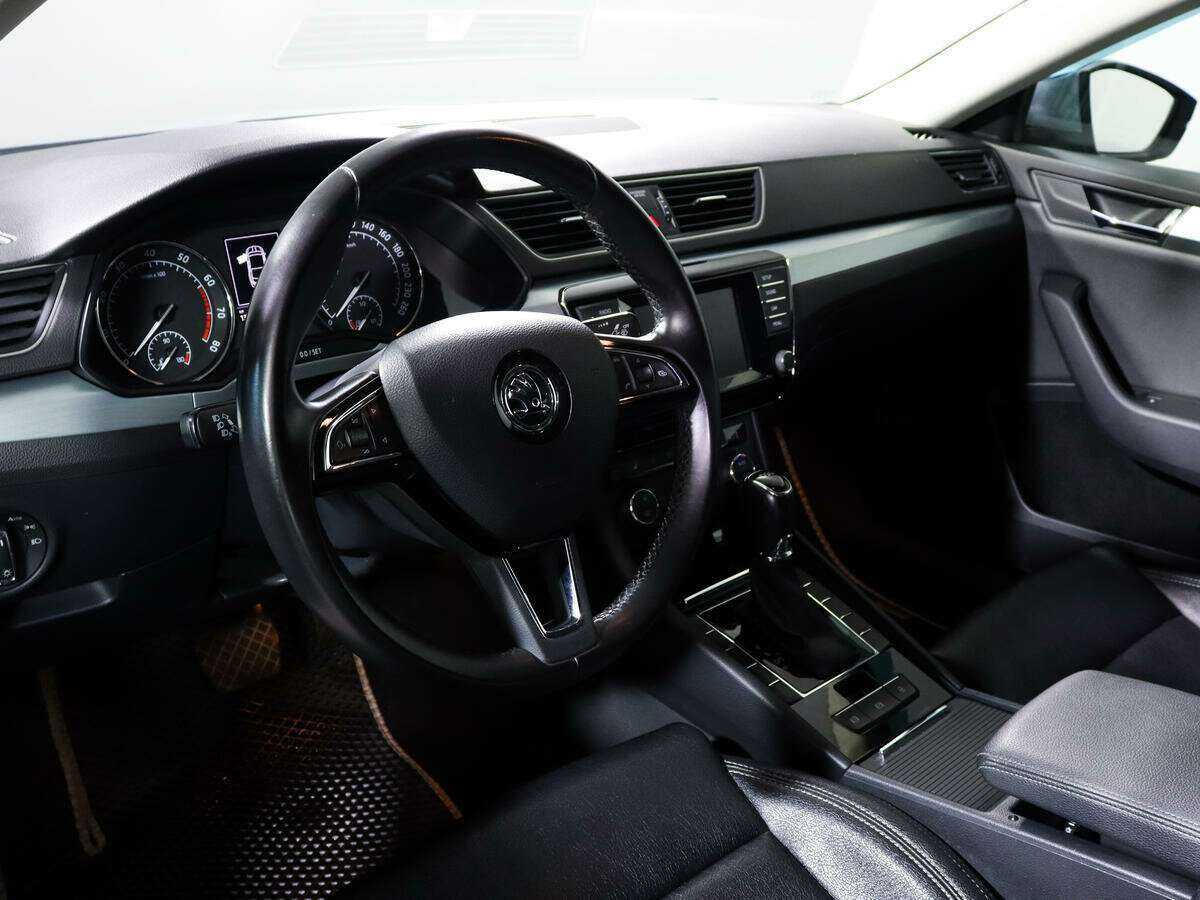 Купить Skoda Superb с пробегом. Фото: #12
