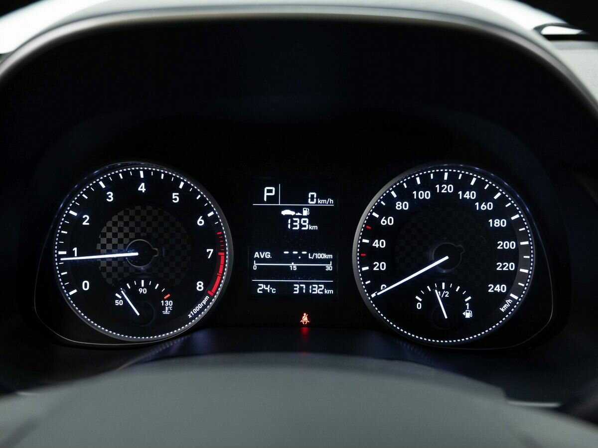 Купить Hyundai Elantra с пробегом. Фото: #18