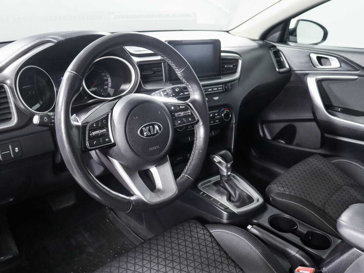 Купить Kia Ceed с пробегом. Фото: #12