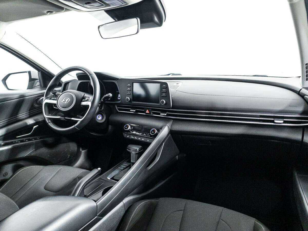 Купить Hyundai Elantra с пробегом. Фото: #8