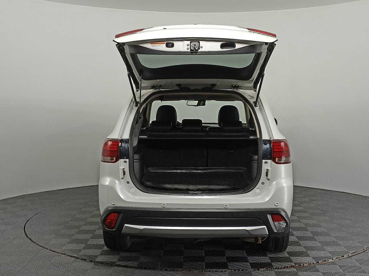 Купить Mitsubishi Outlander с пробегом. Фото: #7