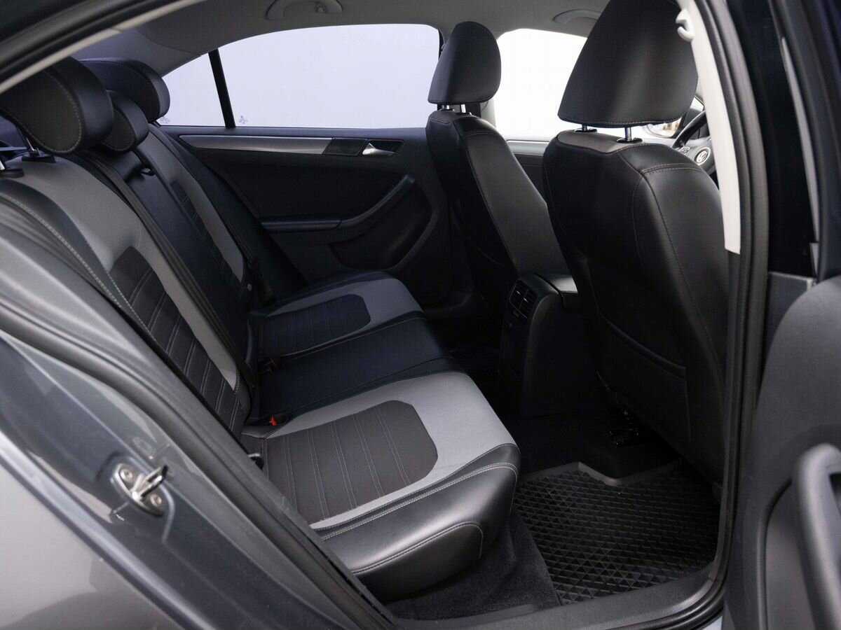 Купить Volkswagen Jetta с пробегом. Фото: #9