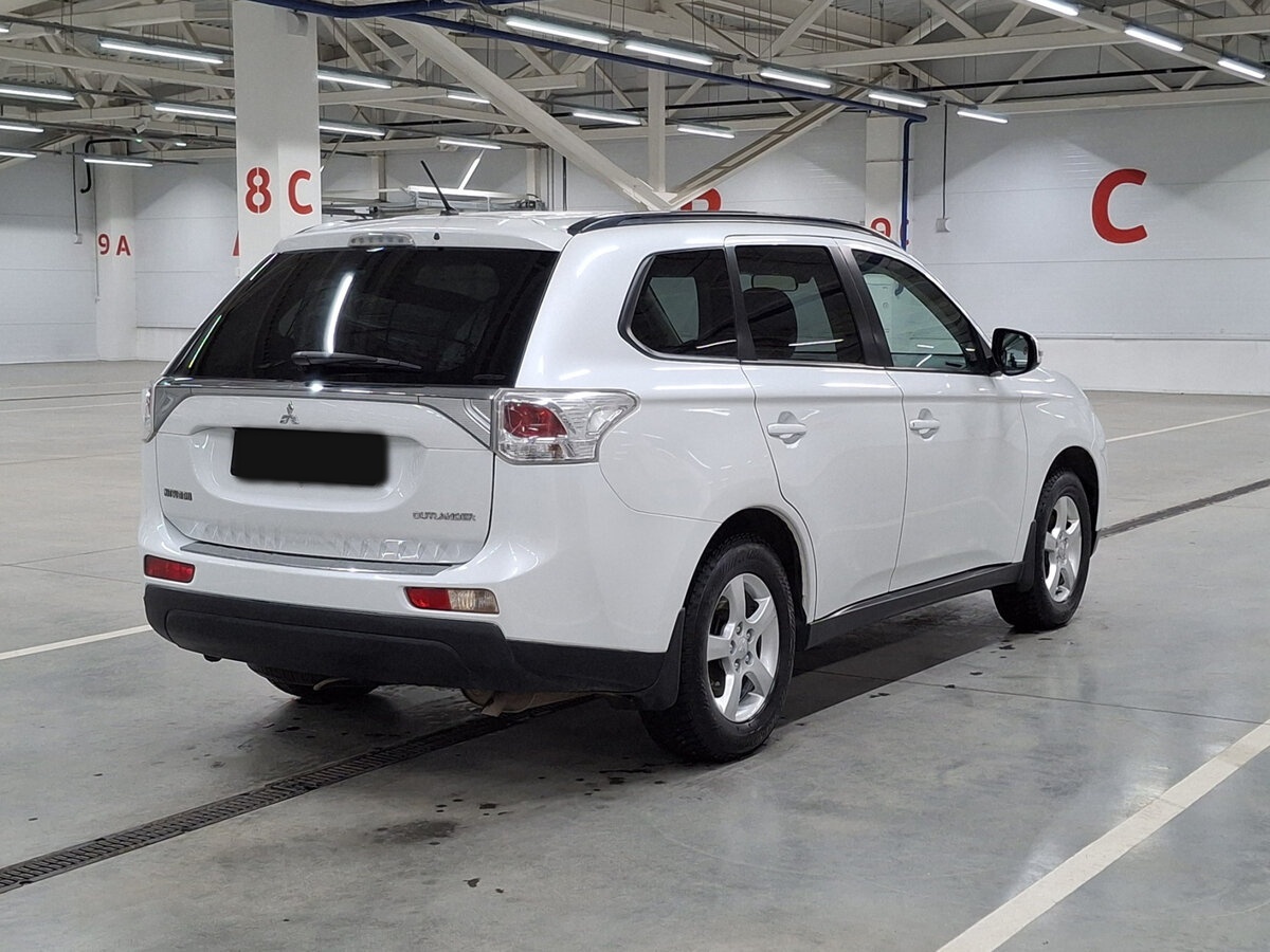 Купить Mitsubishi Outlander с пробегом. Фото: #4