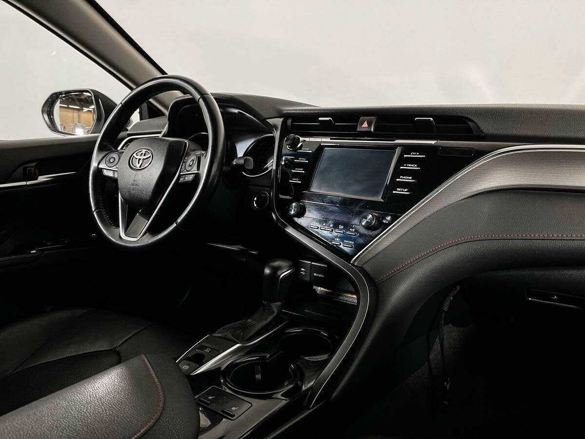 Купить Toyota Camry с пробегом. Фото: #8