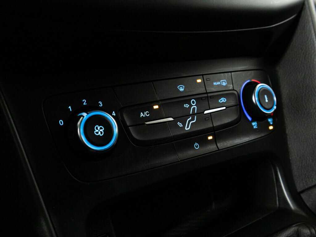 Купить Ford Focus с пробегом. Фото: #14