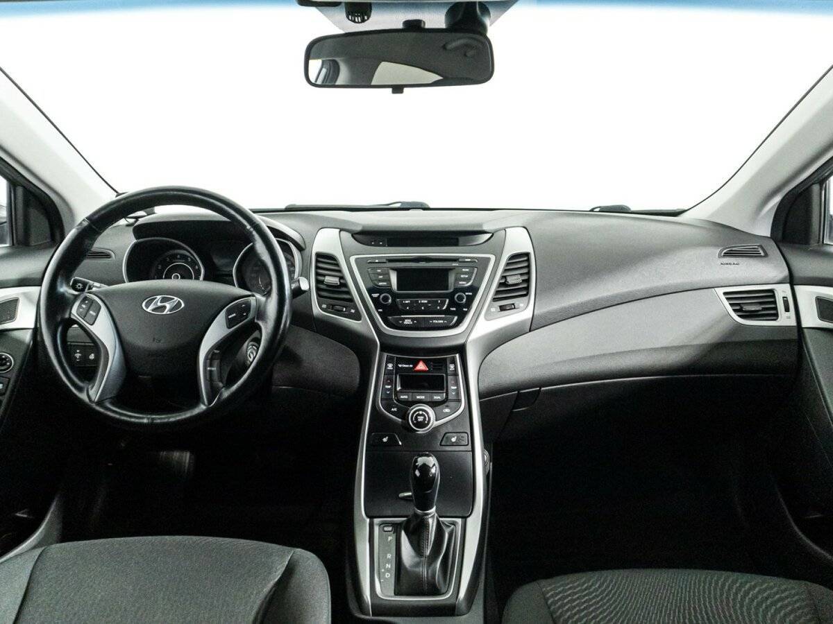 Купить Hyundai Elantra с пробегом. Фото: #12