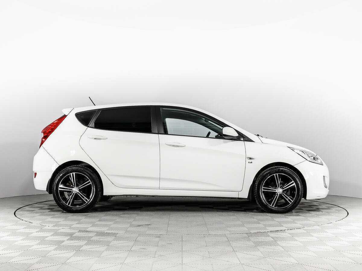 Купить Hyundai Solaris с пробегом. Фото: #3