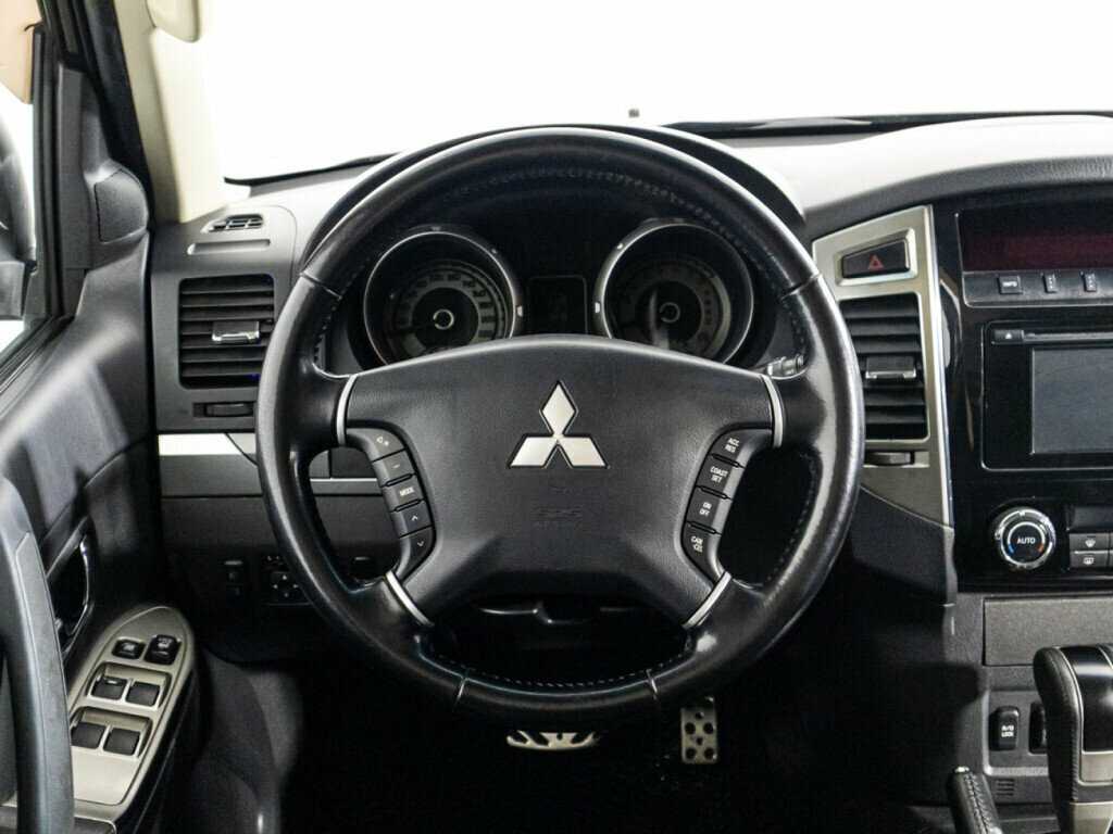 Купить Mitsubishi Pajero с пробегом. Фото: #17