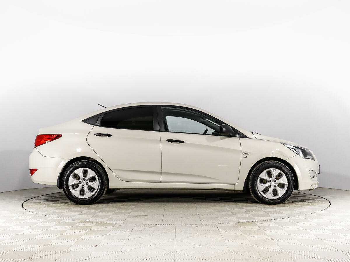 Купить Hyundai Solaris с пробегом. Фото: #1