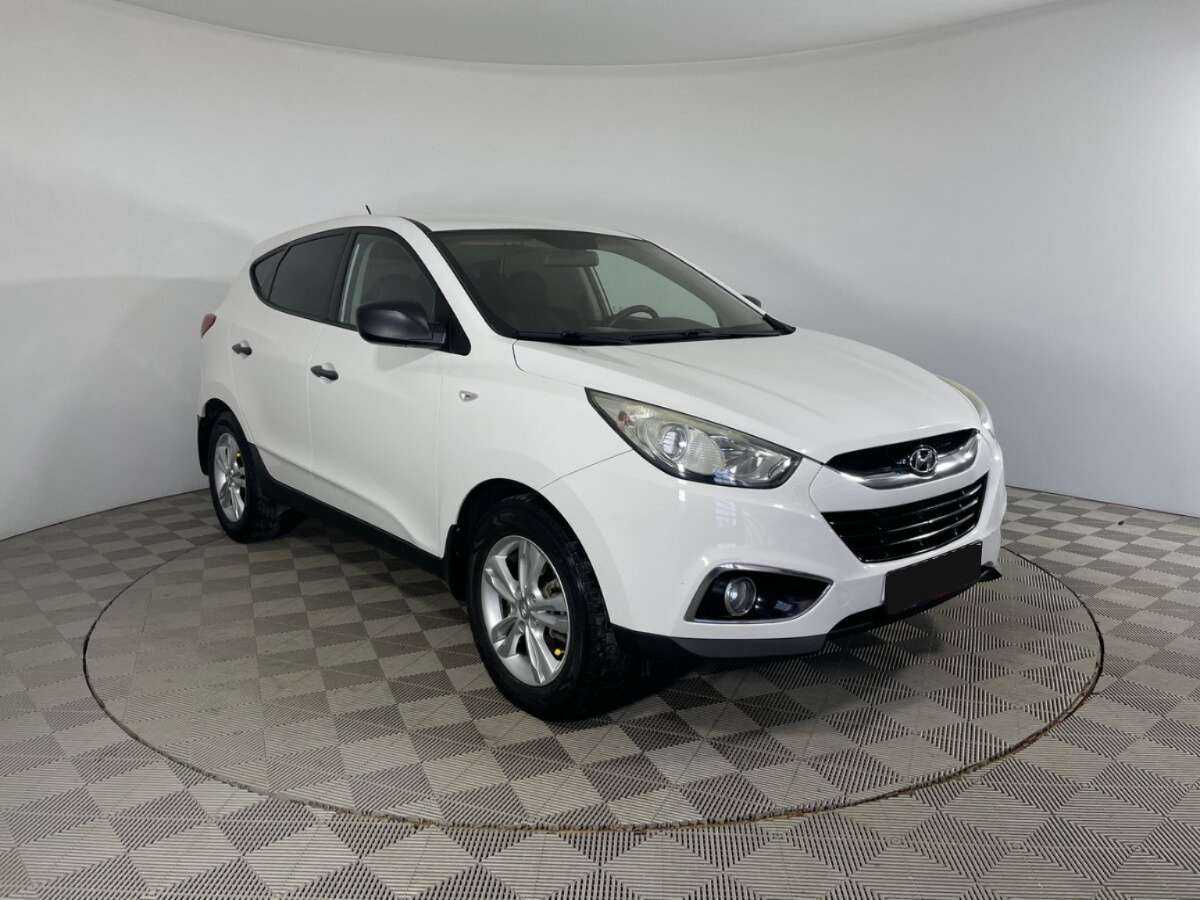 Купить Hyundai ix35 с пробегом. Фото: #2